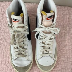 Nike Blazer Mid '77 Vintage Men's Sneakers Size 9.5 White Black Shoes BQ6806-100